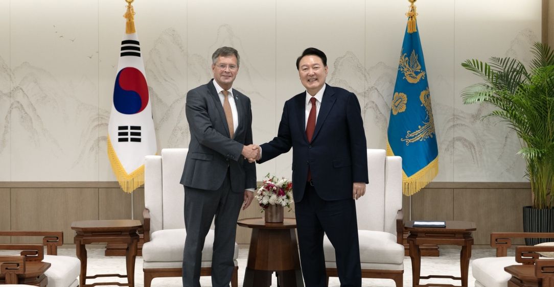 윤석열 대통령, 발케넨데(Balkenende) 전 네덜란드 총리 접견                 